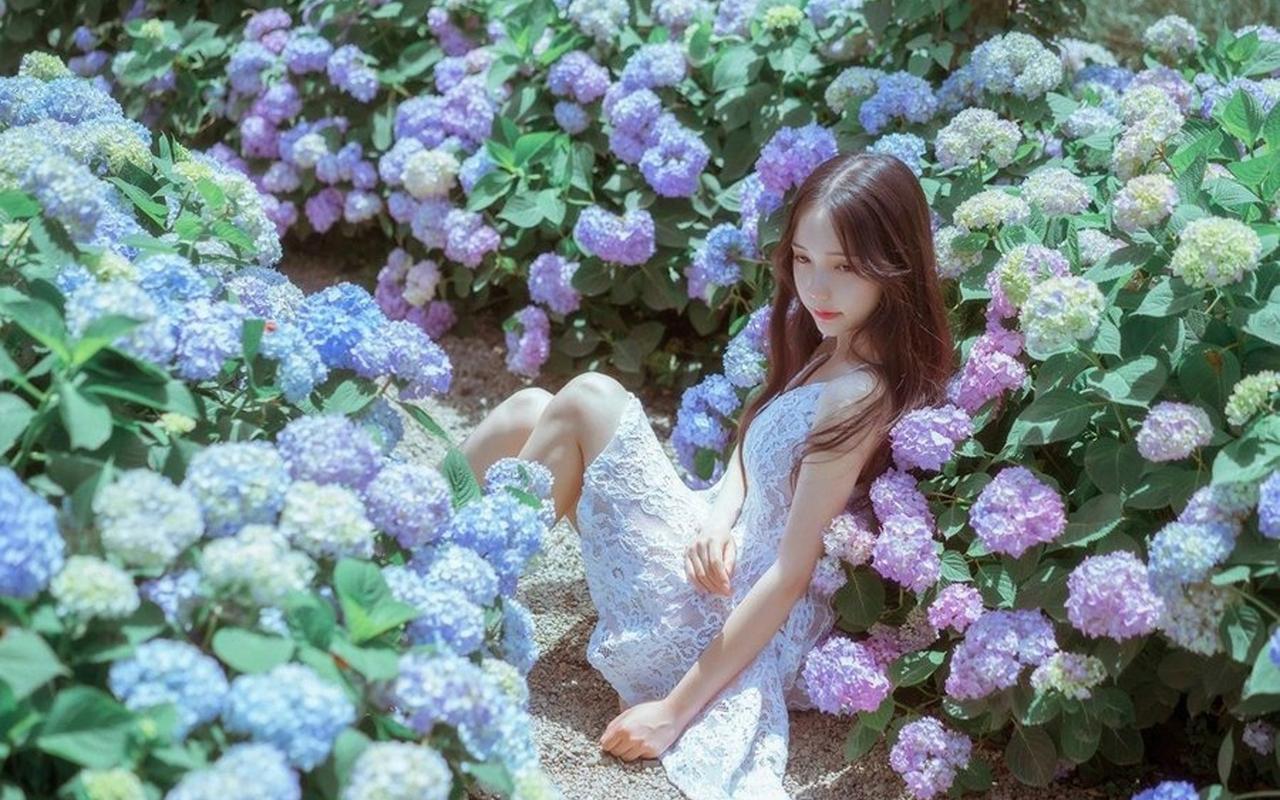 高温“烤”验下的工作者：打捞水草保灌解“渴”